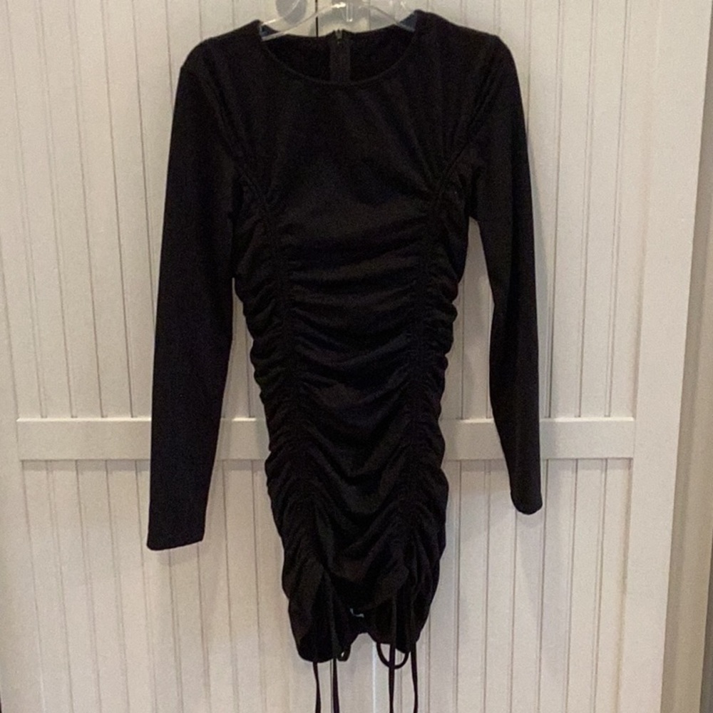 Fitted Long Sleeved Short Black Dress